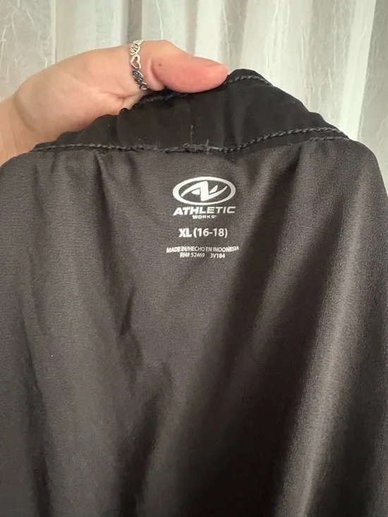 Athletic Works Black Performance Top and Shorts - Picture 3 of 3